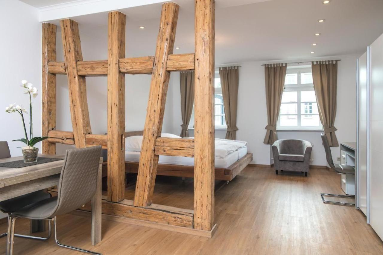 Gutshotel Weingut Schloss Reinhartshausen 엘트빌레 외부 사진