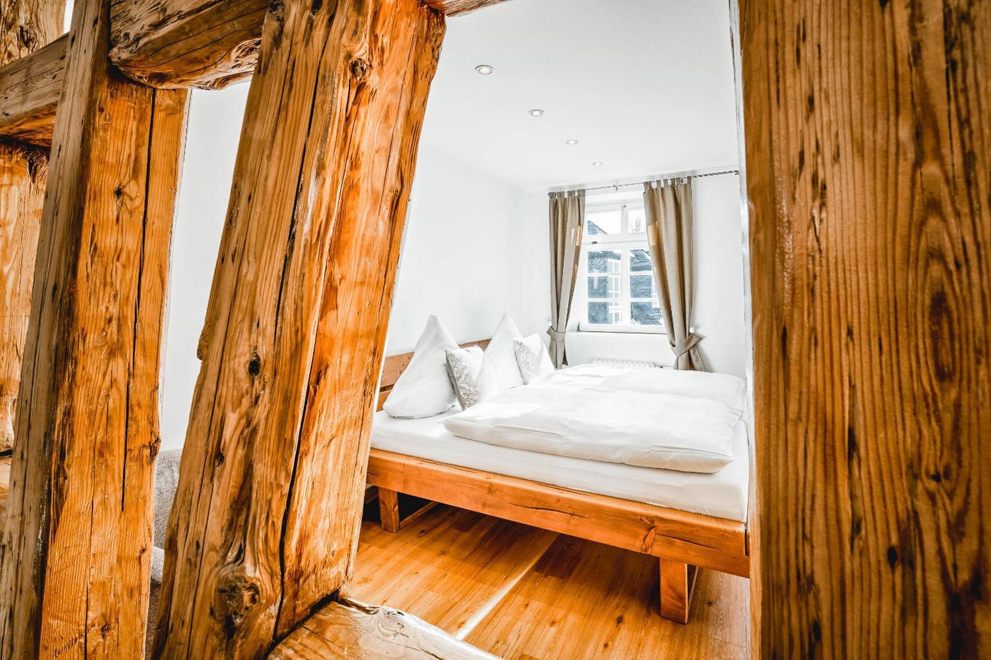 Gutshotel Weingut Schloss Reinhartshausen 엘트빌레 외부 사진